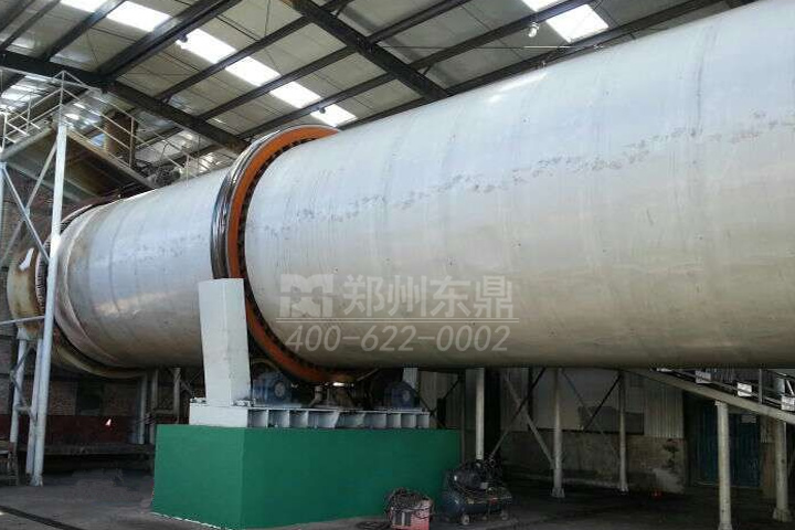 大型精礦粉球團(tuán)類(lèi)烘干機(jī)設(shè)備是一種處理能力大、穩(wěn)定高效、自動(dòng)化程度高的專(zhuān)用烘干器，適用于鐵精礦、錳礦粉、鈷礦粉、銅精礦、金礦粉、鉛精粉、錫礦粉、汞礦粉、磷精礦、鉬精礦等精礦